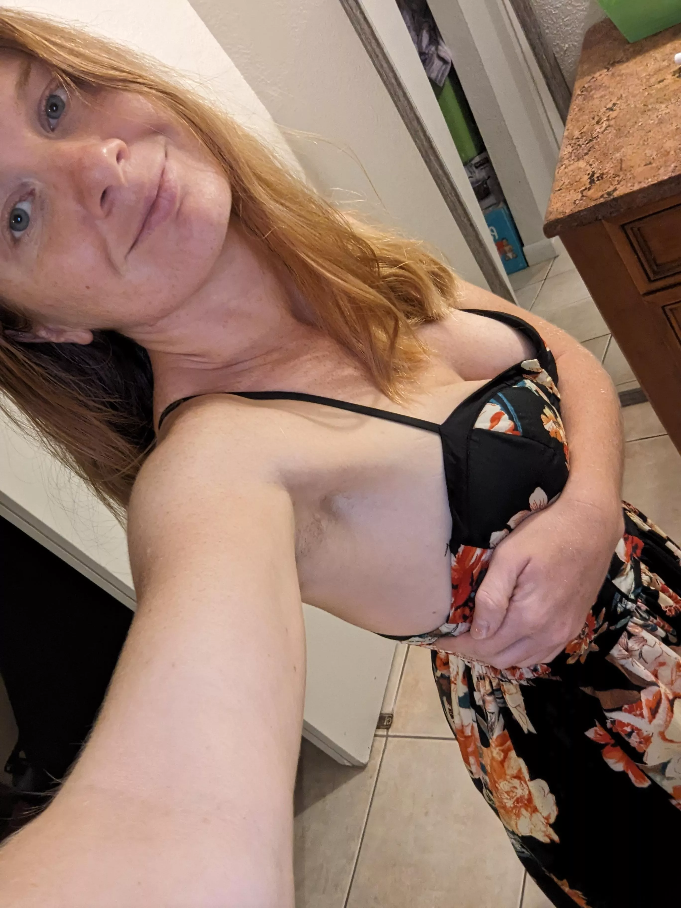 Freckles and freespirit that light up the room🌟 [F27]