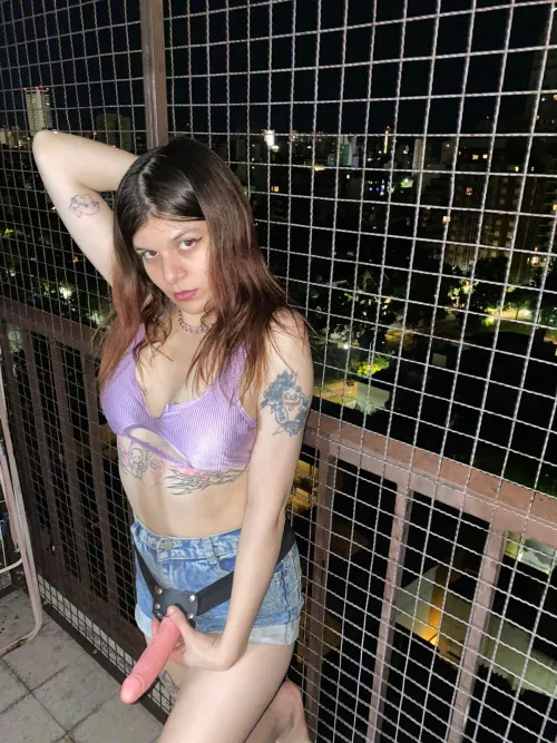 I want a sissy at my feets 😈