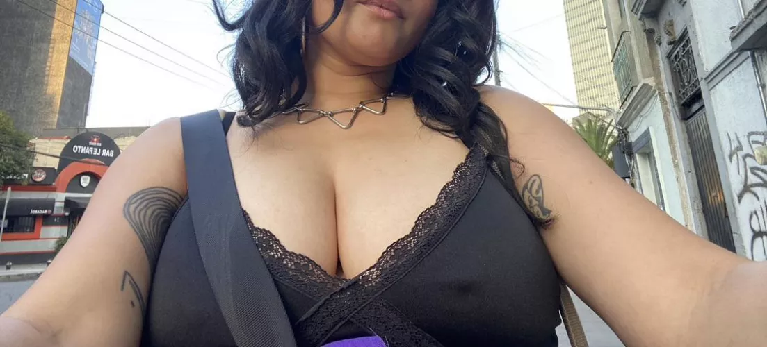 I’m having so much fun showing off on vacation!