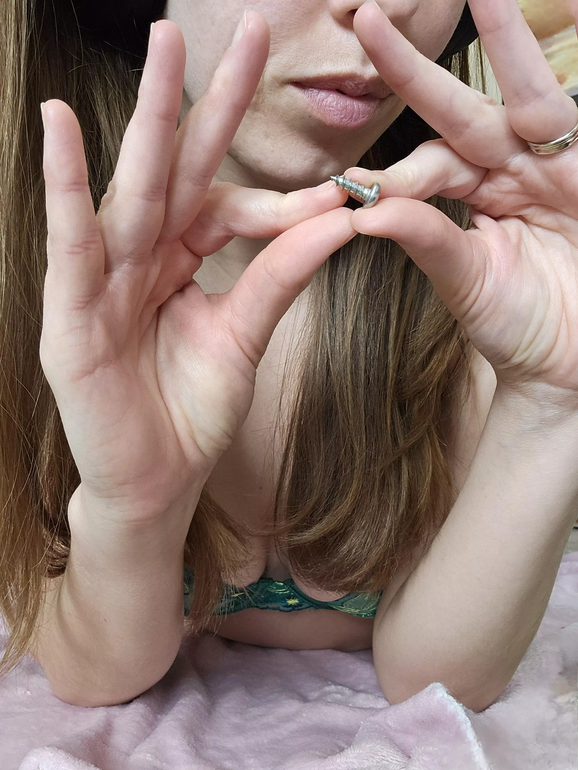 Maybe you're looking for a screw [F]