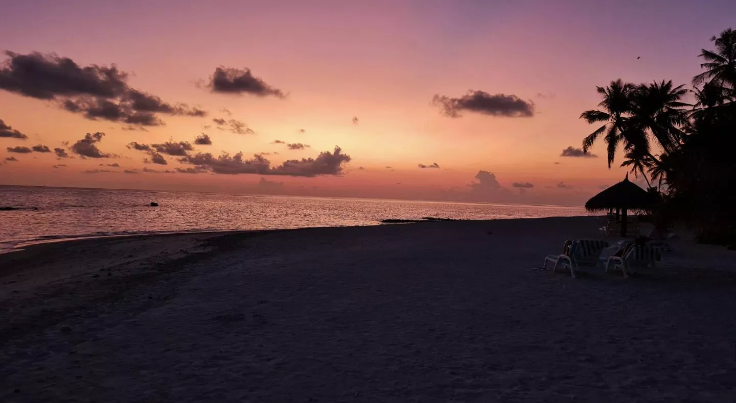 When I think of you sometime,
And I wanna spend some time with you,
Just the two of us..!
We can make it if we try,
Just the two of us,
(Just the two of us)
Just the two of us,
Building castles in the sky....!
Just the two of us
You and I