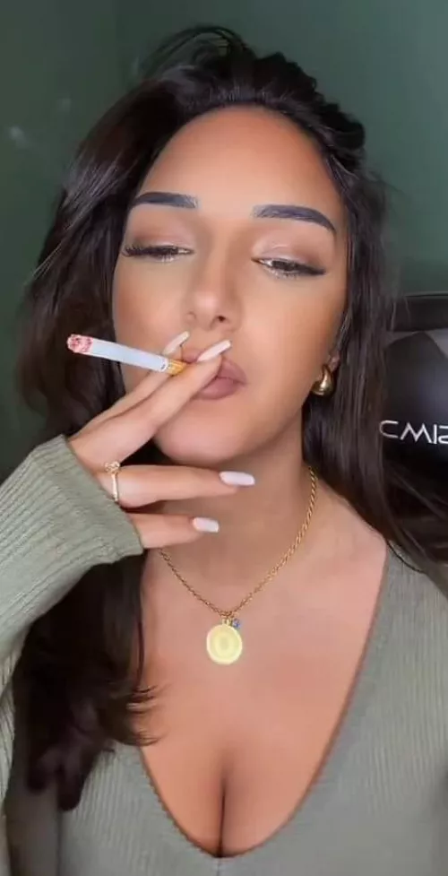 🚬💅