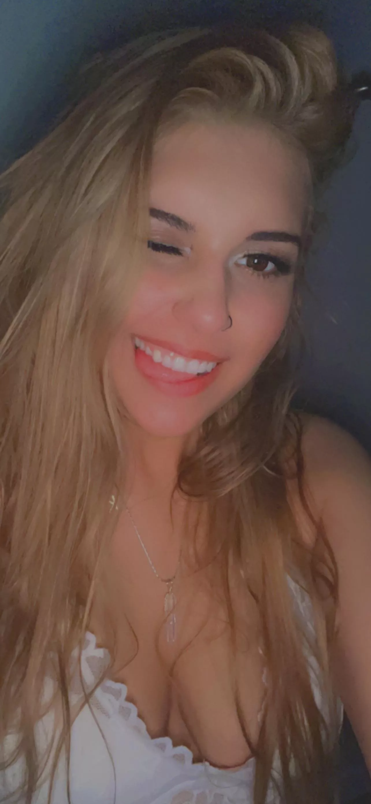 28 year old milf, how do I look?😌