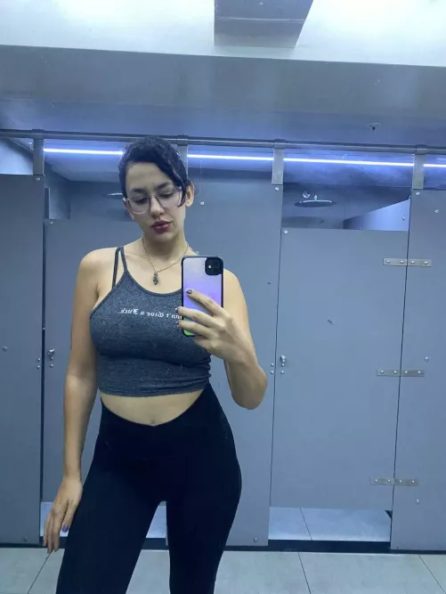 croptop really gives you a sexy figure