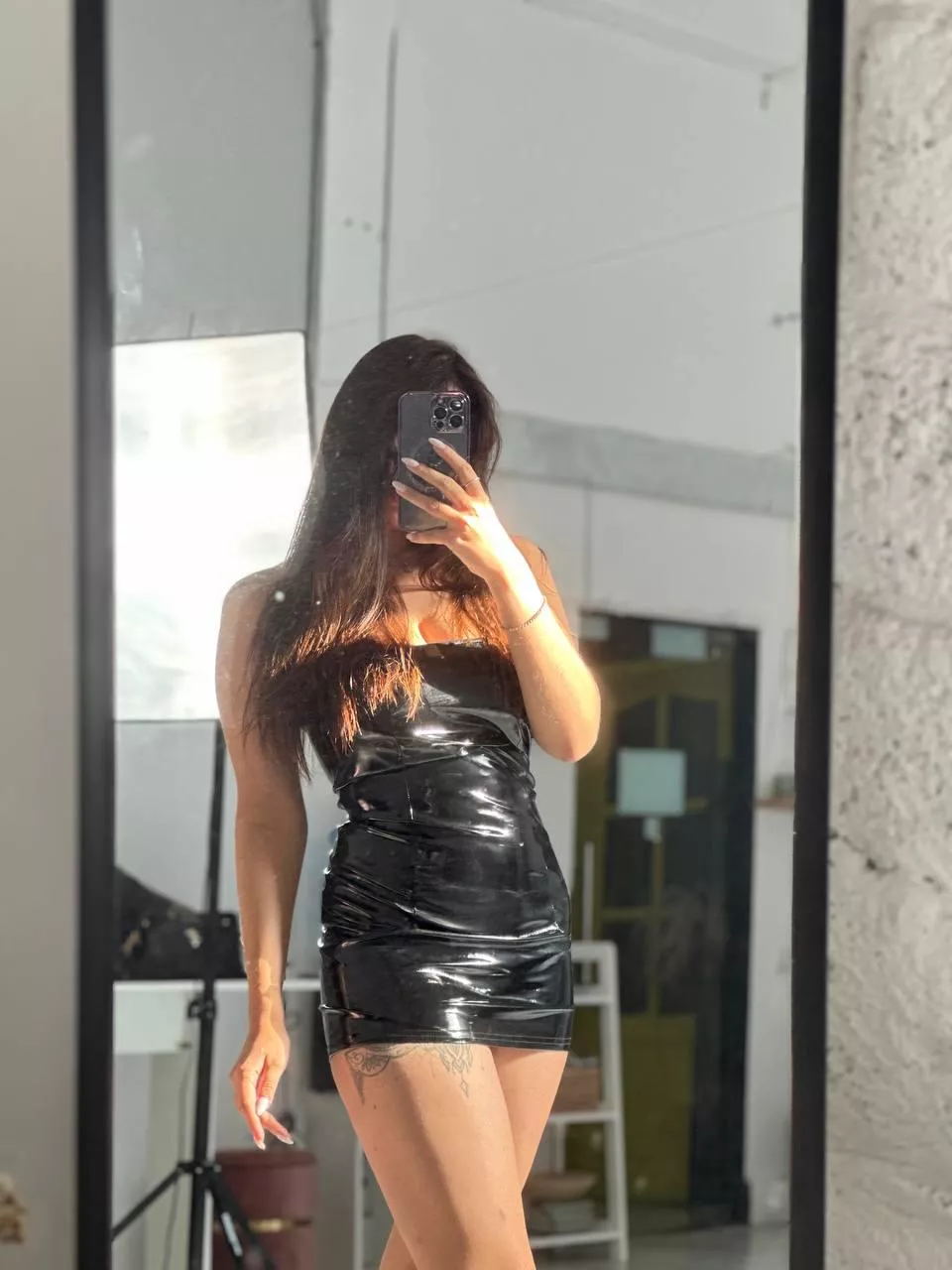 Does this new outfit I bought make me look hot?