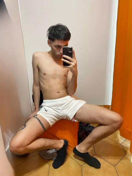 my cock wants to come out 🍆