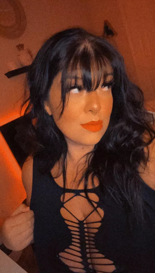 nothing like a red lip on a chubby girl with bangs 