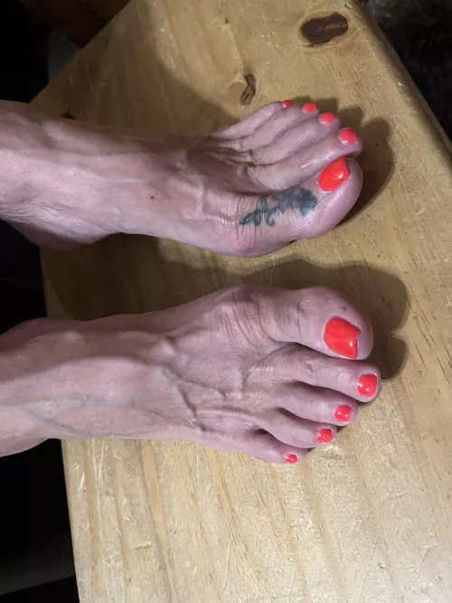Sexy little Veiny Feet!