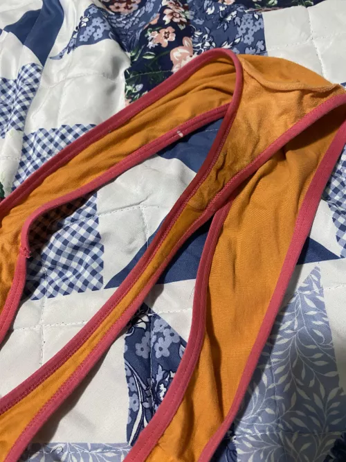 The day mommy had 4 orgasms and possibly squirted a little. 