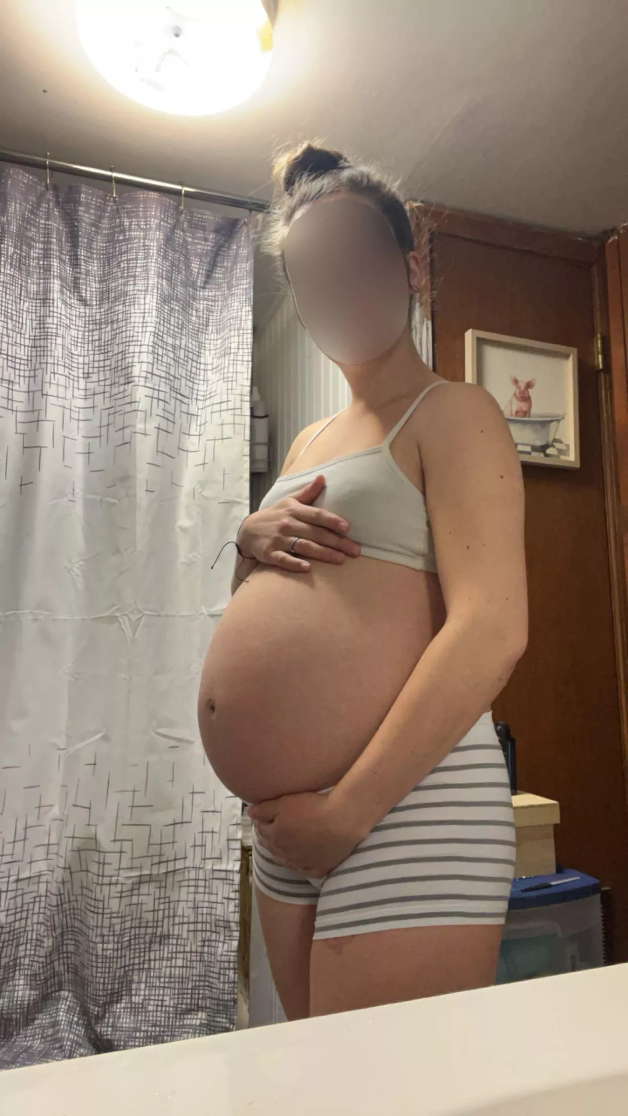 Wish I could stay at home instead of work at 9am😭💕