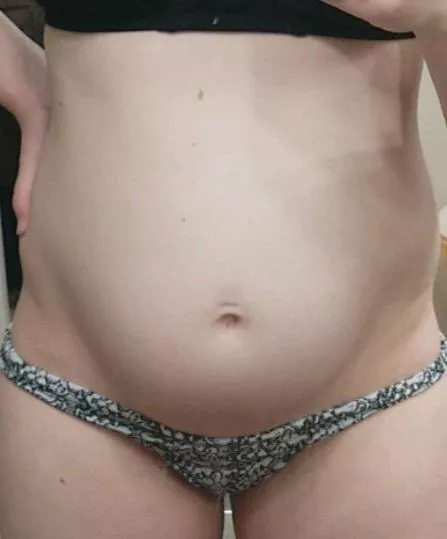 Anyone wanna come rub my pregnant belly... and more. 