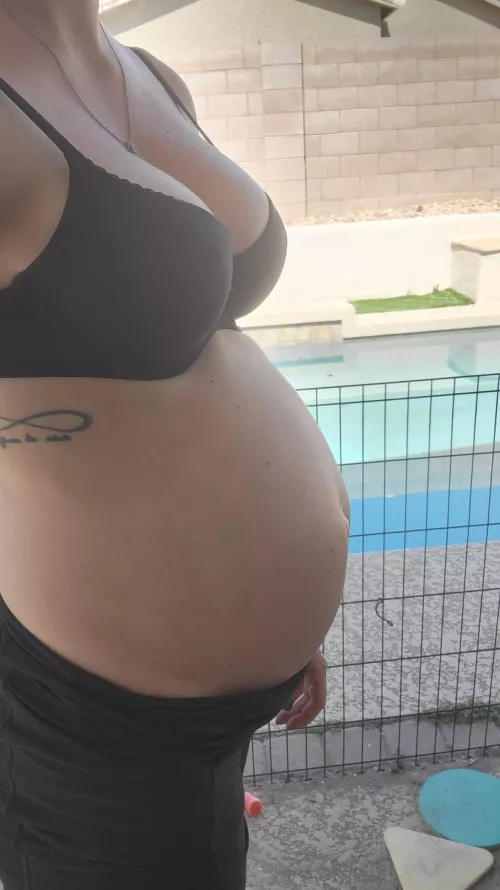 Growing so big and round 👀