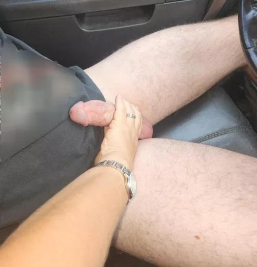 Road trip hand jobs are a must! 😁