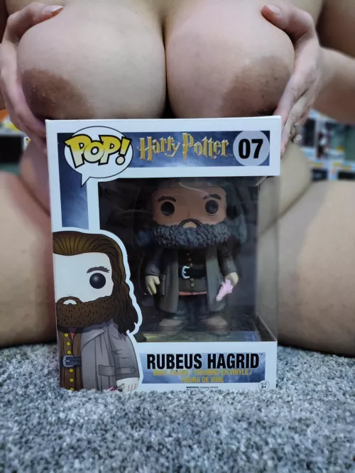 Hagrid holds my tits perfectly [F]