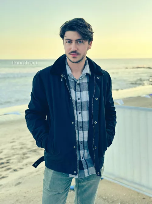 I can’t stop thinking about the fallout show coming out. This photo doesn’t have anything to do with that lol