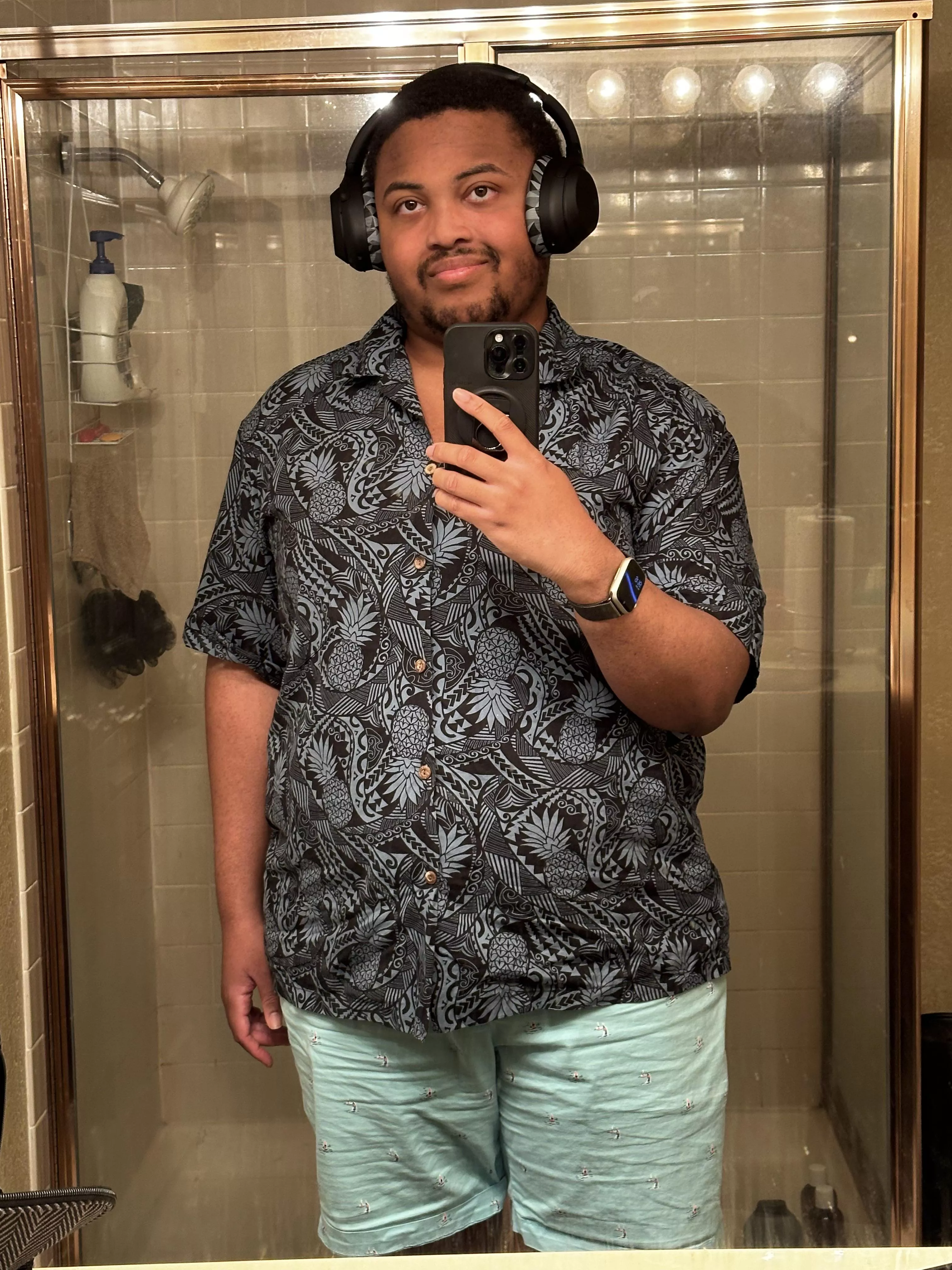 Yesterday’s fit check! Been playing a bunch of Transport Fever 2 as of late (and yes I am a nerd :D)