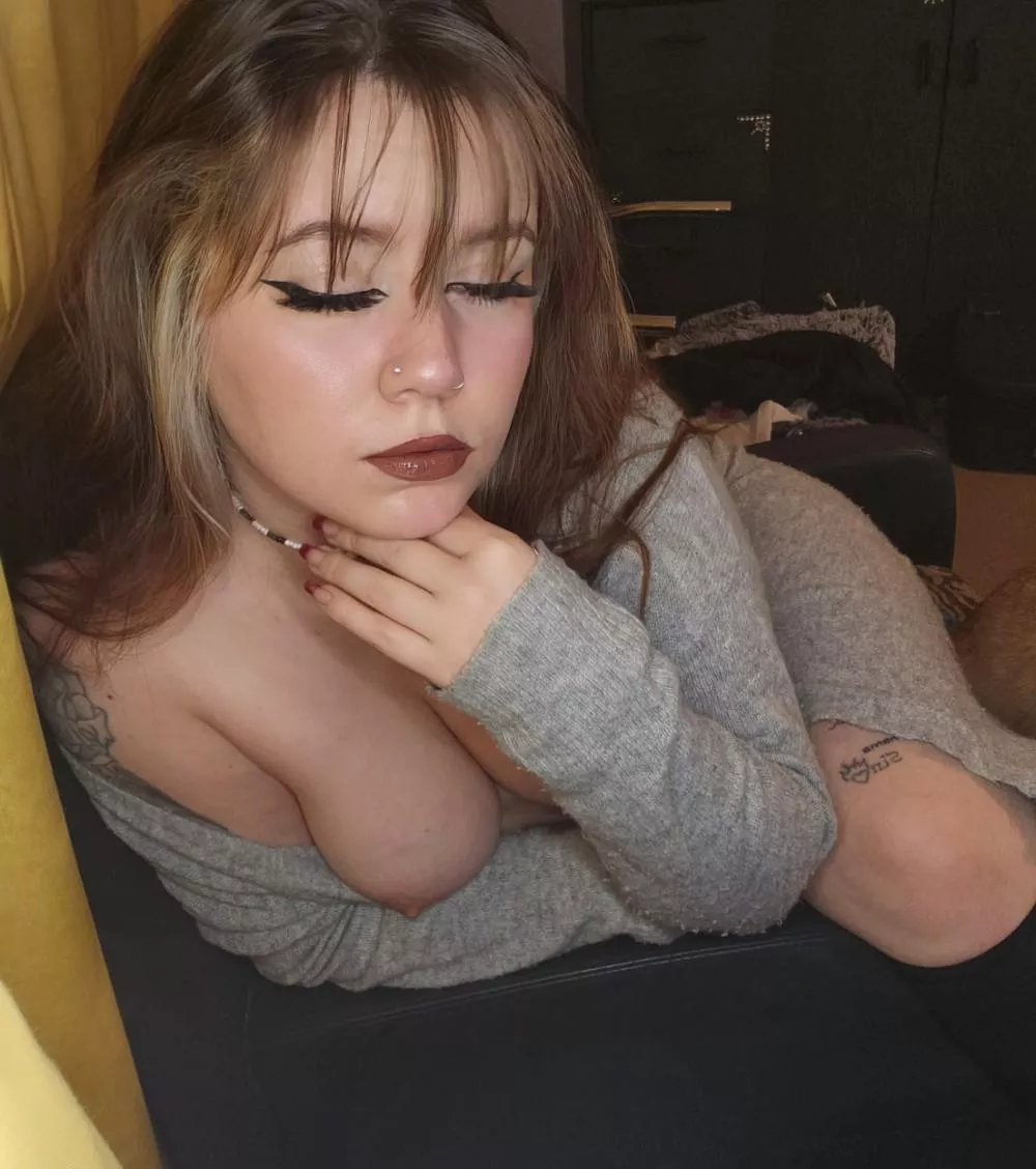 Cum make my perky tits jiggle