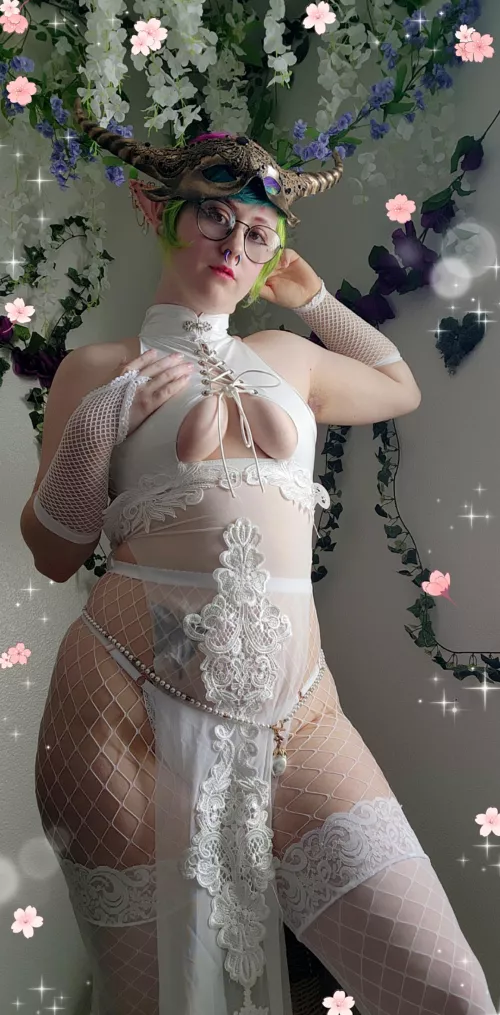 Empress fay is here to rule over your heart and much more 😉🌸 will you be her Emperor?