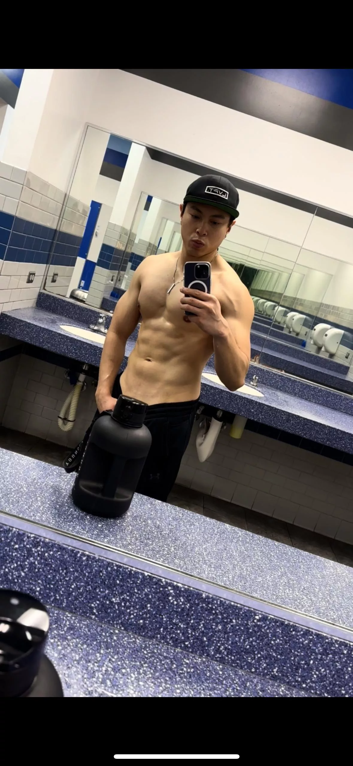 Happy Sunday! You like fit asian boys?