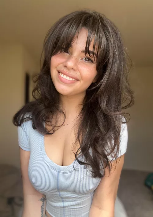 I want you to check out my cleavage 