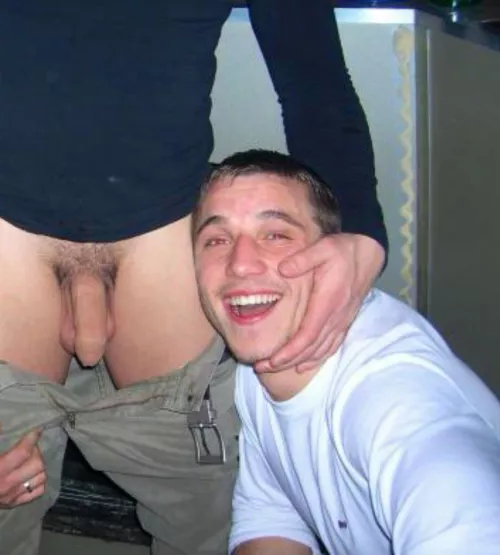 That hand placement 😍