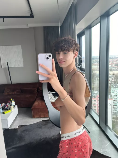 Would you want getting a better view of my sexy butt? (19yo)