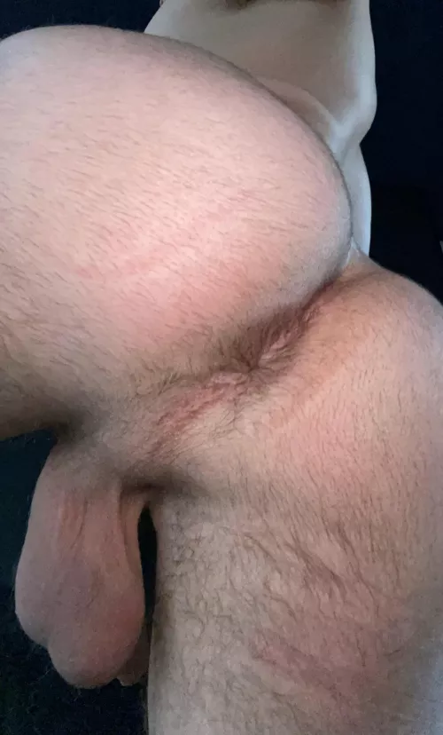 28. Spread and waiting for daddy. DM for snap 