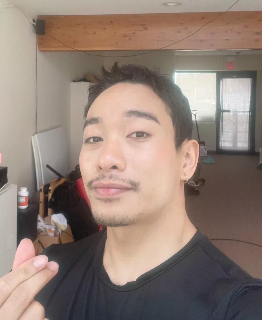 Address me as bong, oppa or senpai.