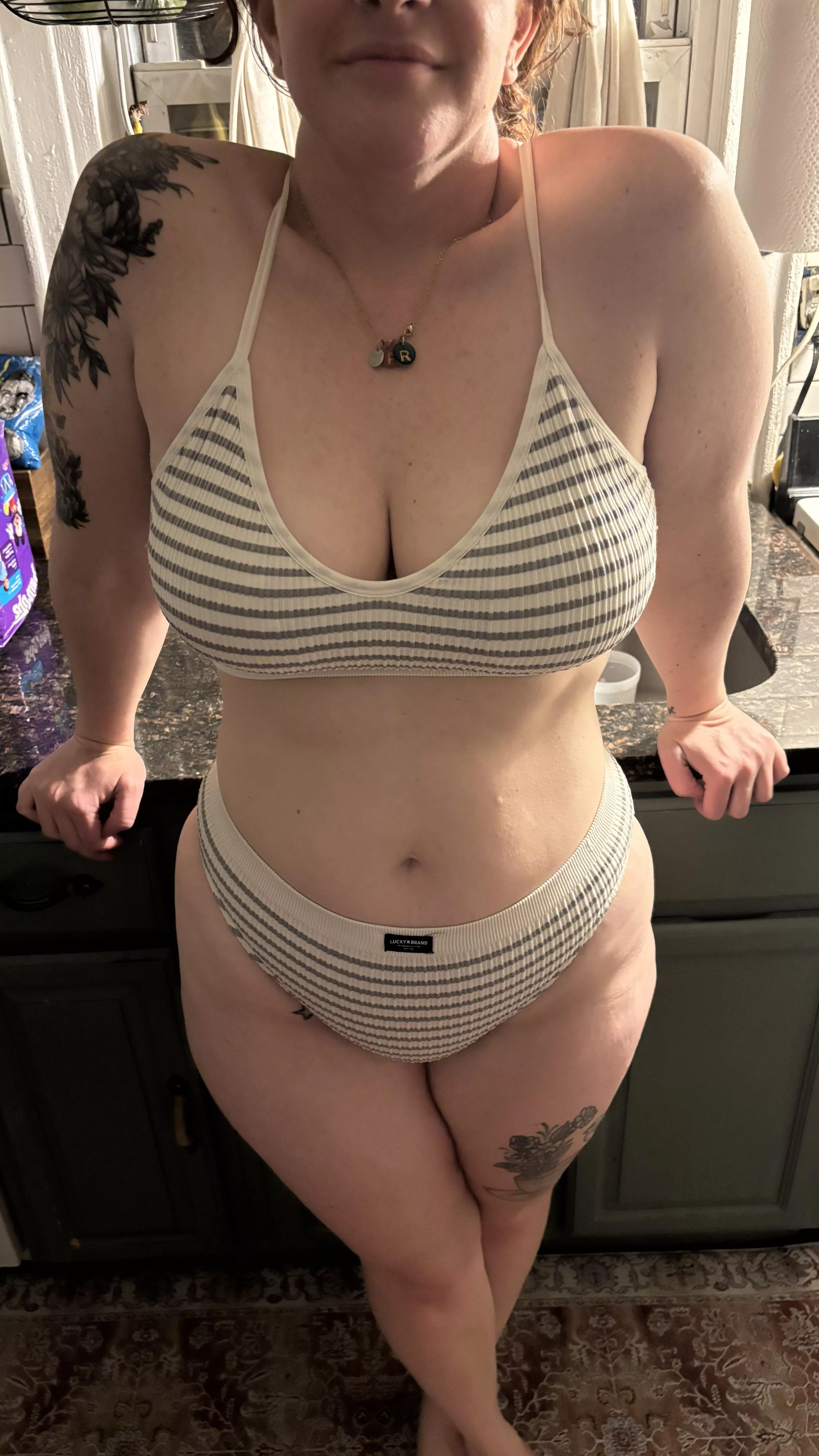 Comfy Sunday doesn’t mean not sexy