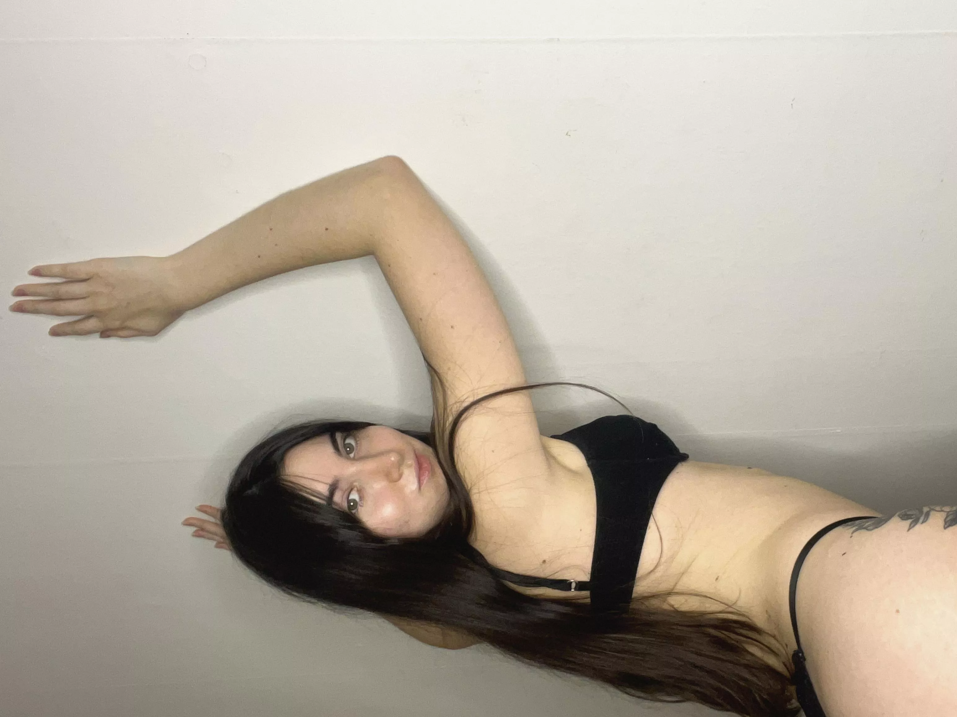  Do I look good in my undies? 