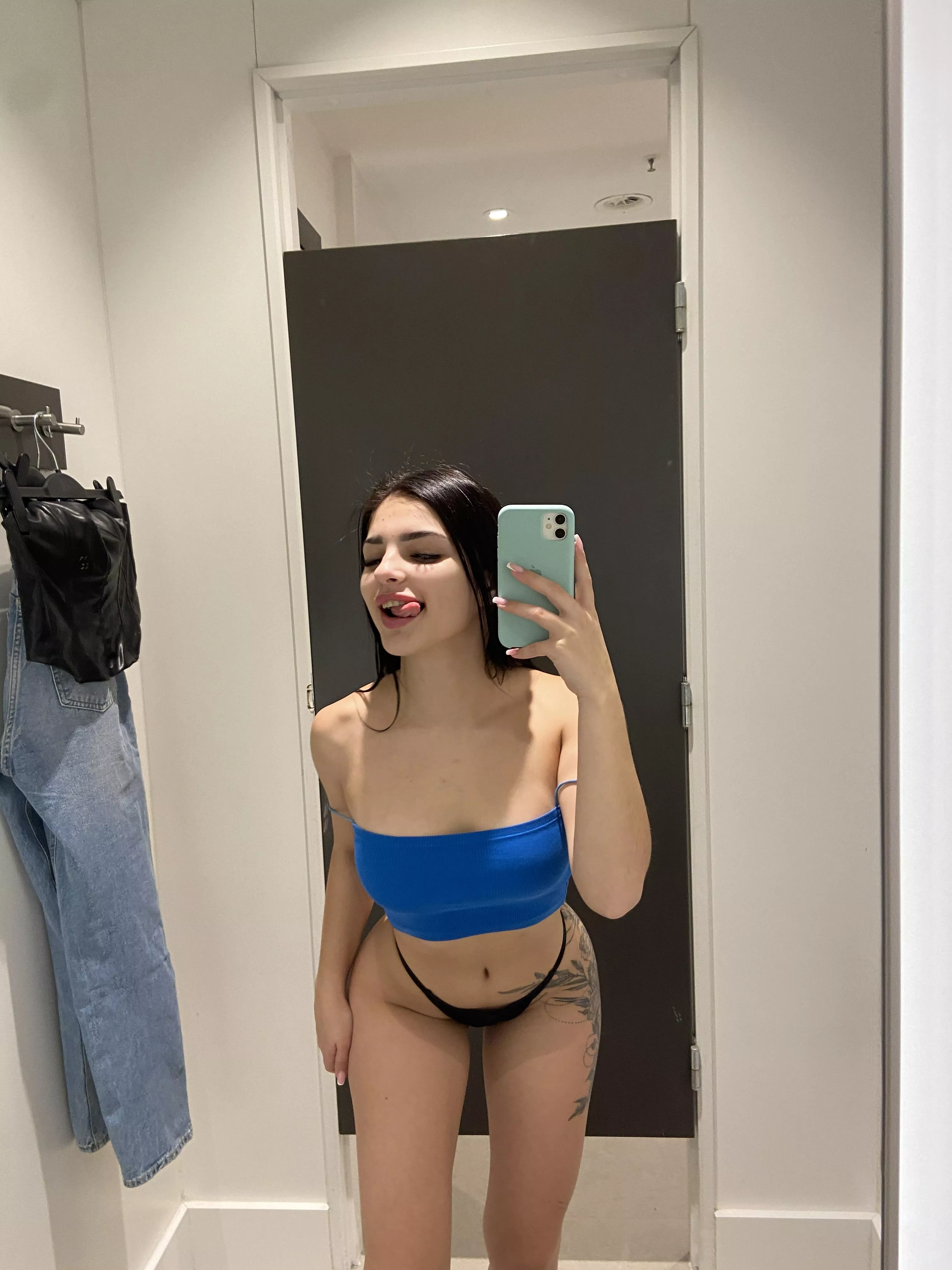 I want to pick something very passionate this time! Or is naked the best