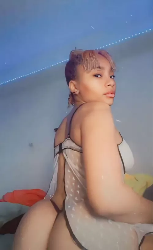 Let’s play a game, loser has to give head