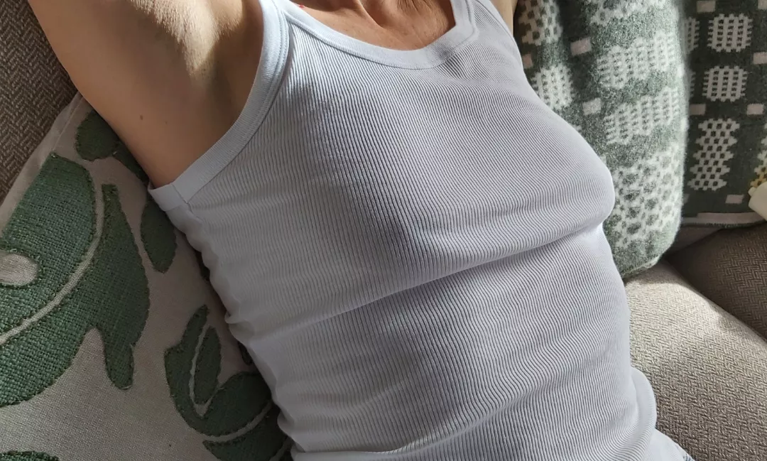 Like this to greet the decorator thud morning and give him his coffee