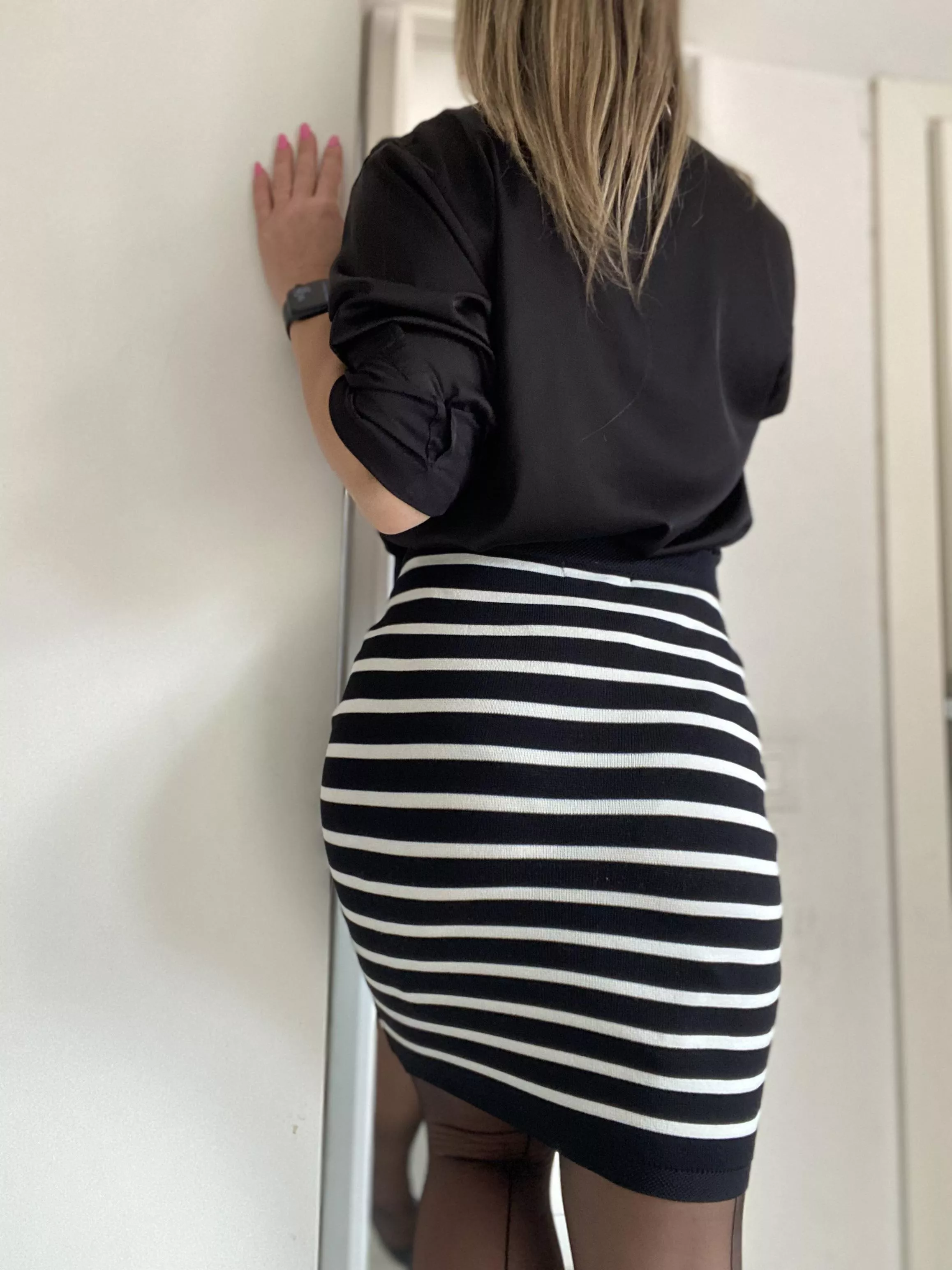 My new skirt… pencil, I love it! 