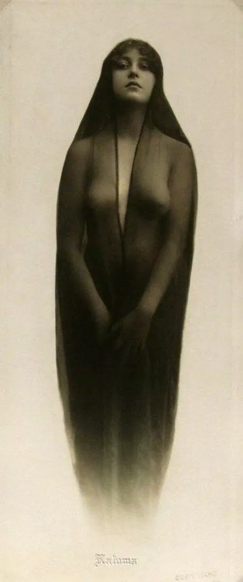 studio nude 1912