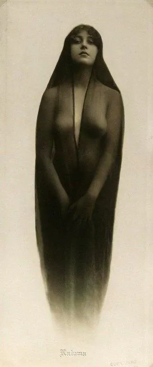 studio nude 1912