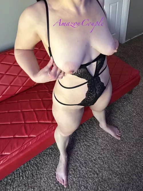 This MILF Loves flashing her tits