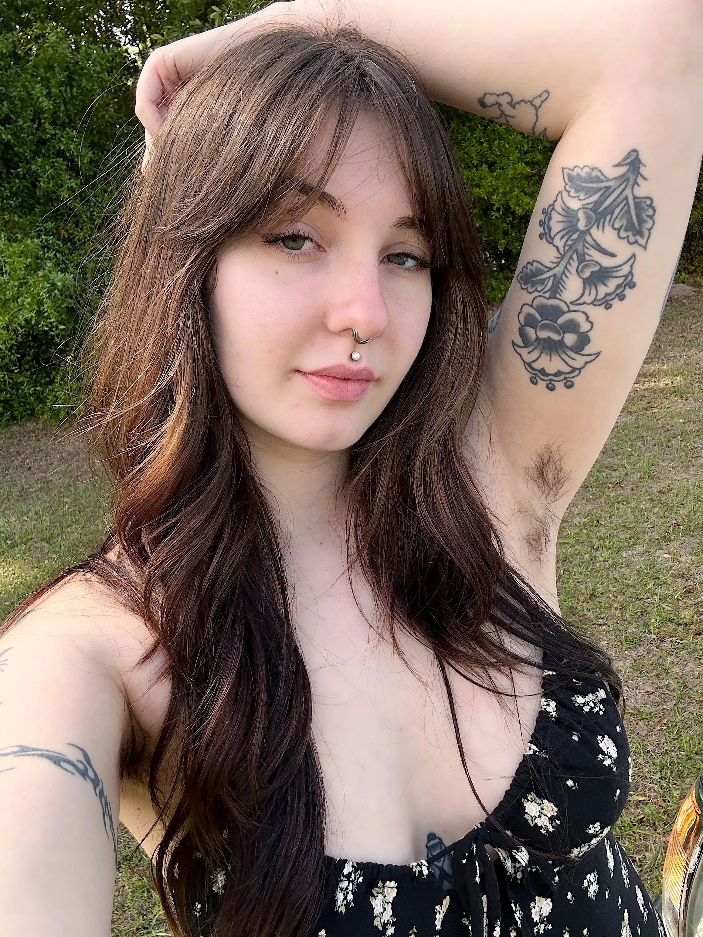 You can be feminine & hairy 💘