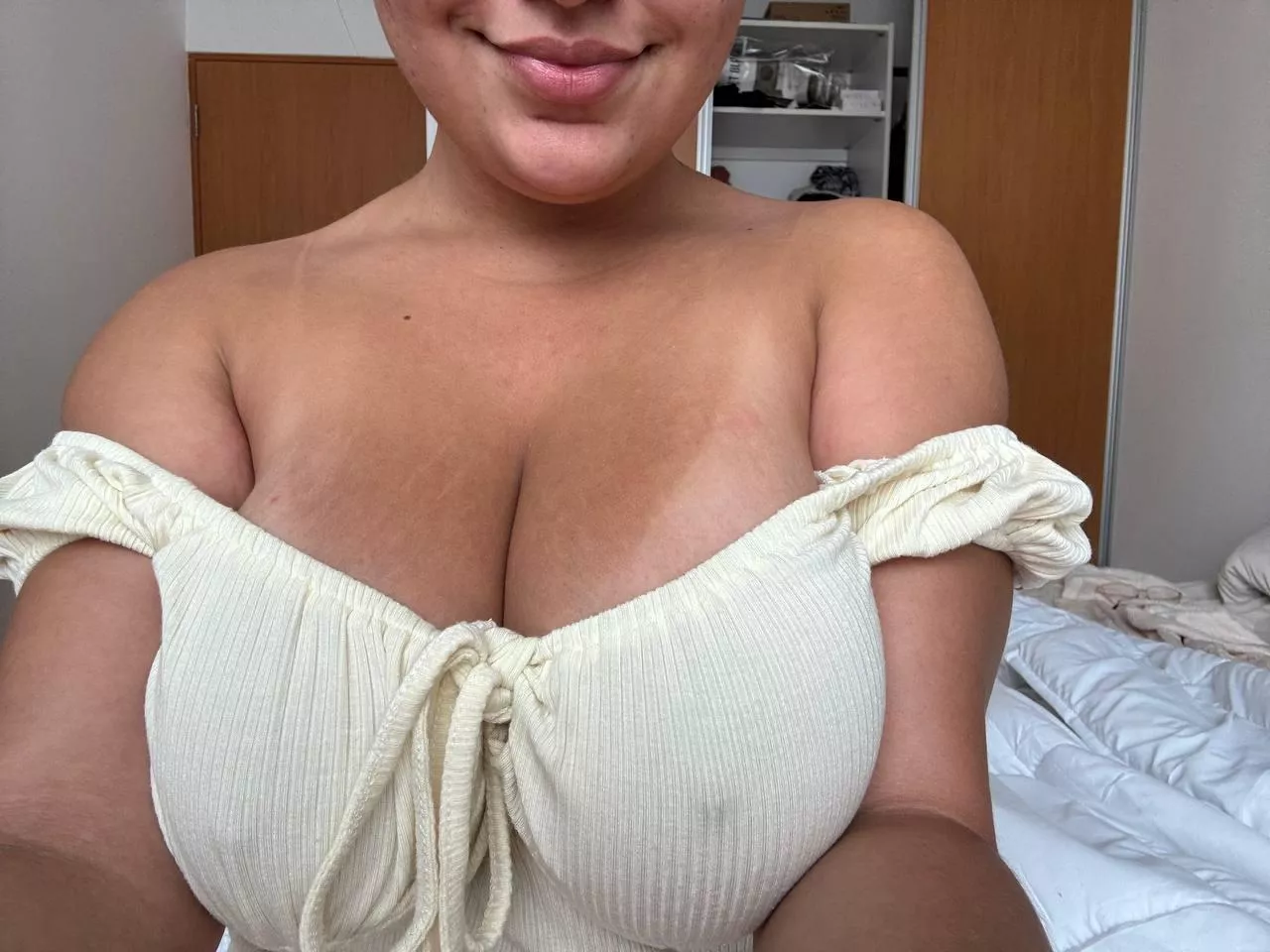 Always with the tan lines