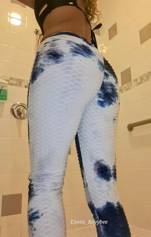 Does this color make my ass look good