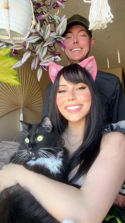 I did the math for converting cat years into human years and in 2025, Kuro and I will both be turning 32 🫣