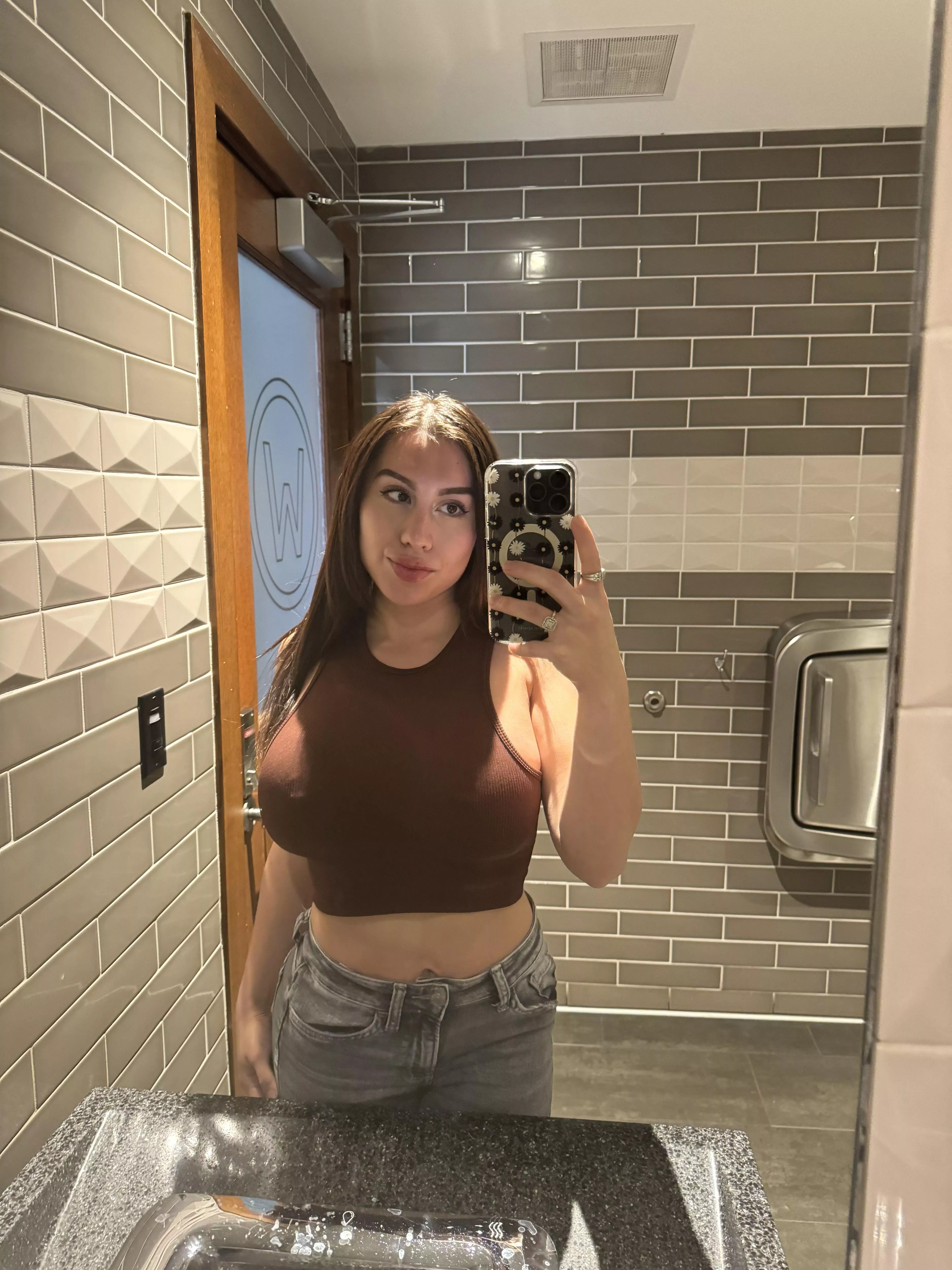 I look like a good girl here @tessaromina