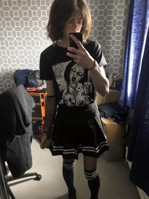 Just a lil boygirl🖤🖤