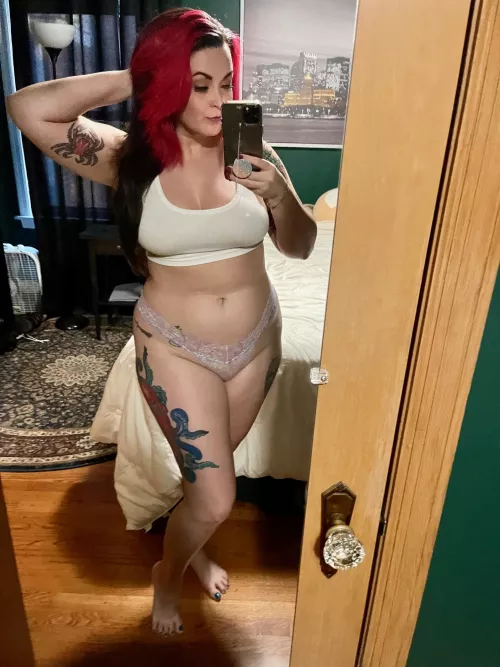 Keep it simple with a mirror sel(f)ie