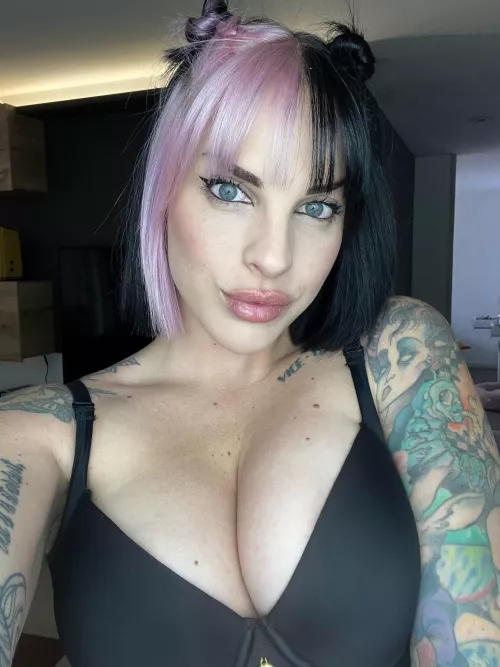 This is how i’d wait for you to come home