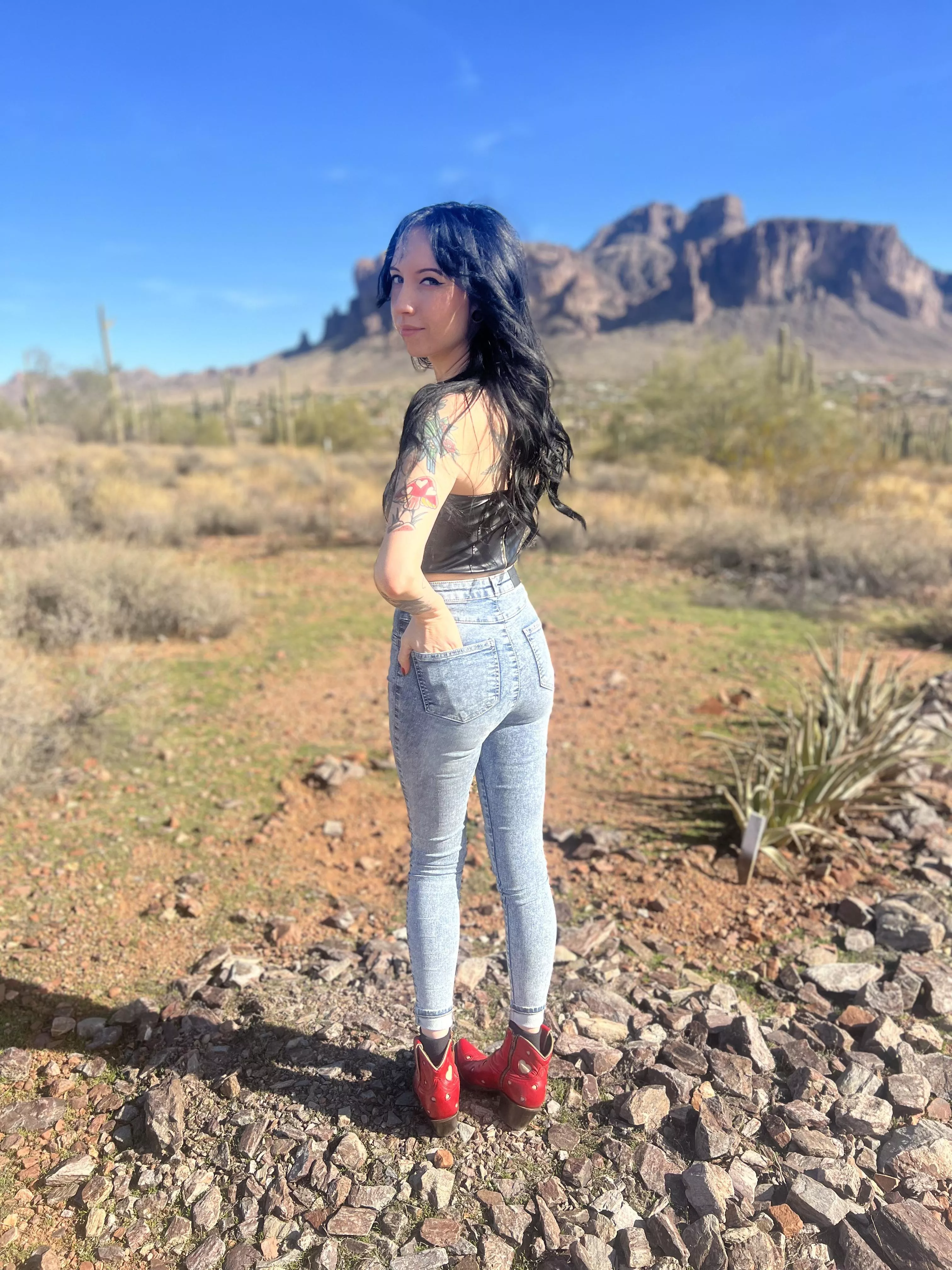 Who wants to be the first dom bull to impregnate my fiancé ?