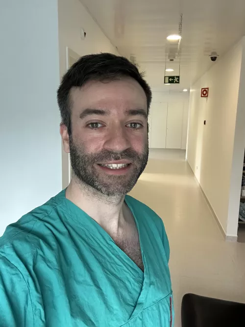 Celebrating my 34th birthday at work! Who wants to assist me in the OR? 😅