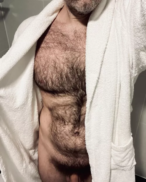 Full pizza belly and lettin’ it all hang out... 