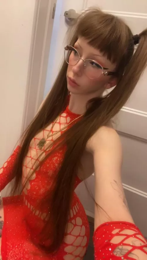 longest pigtails on the smallest girl :3 