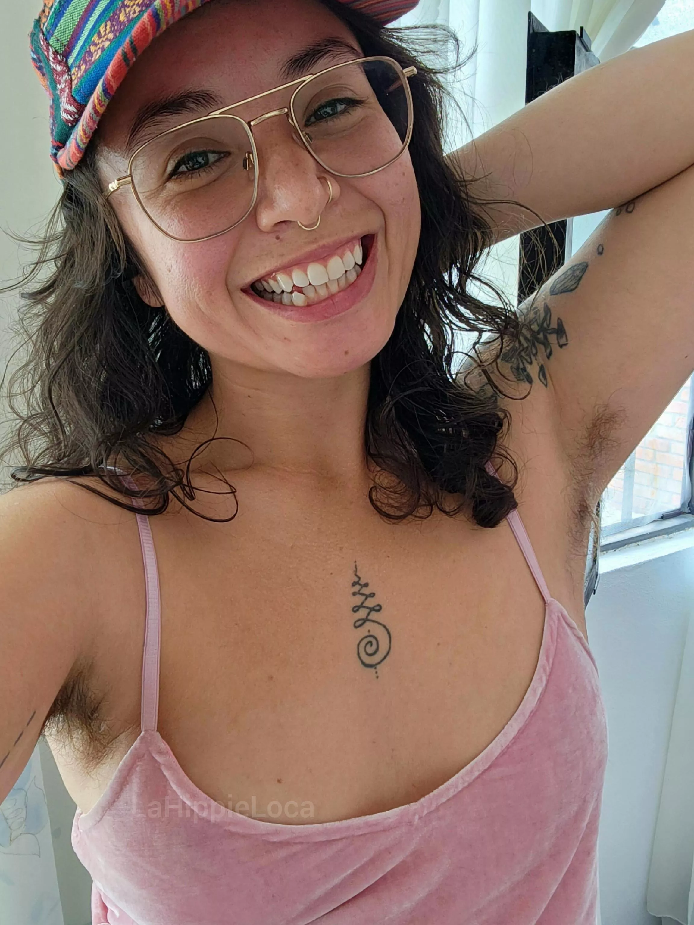 Musky pits smell so yum